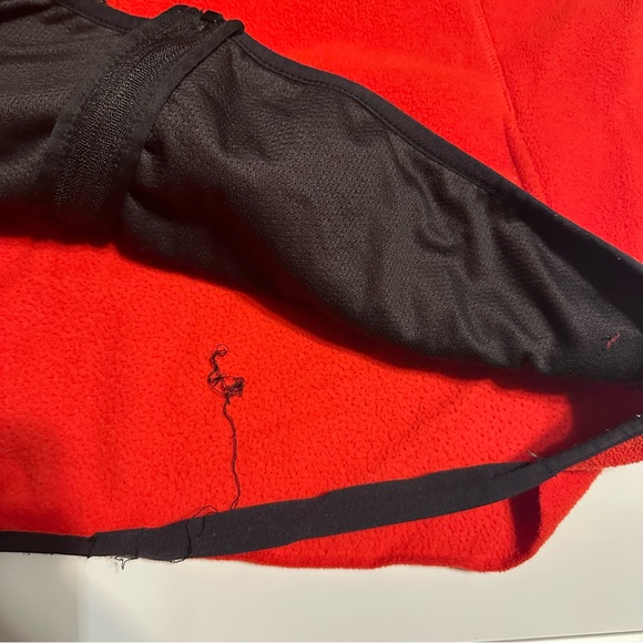 Timberland Men Red Large Fleece Vest - Picture 8 of 8